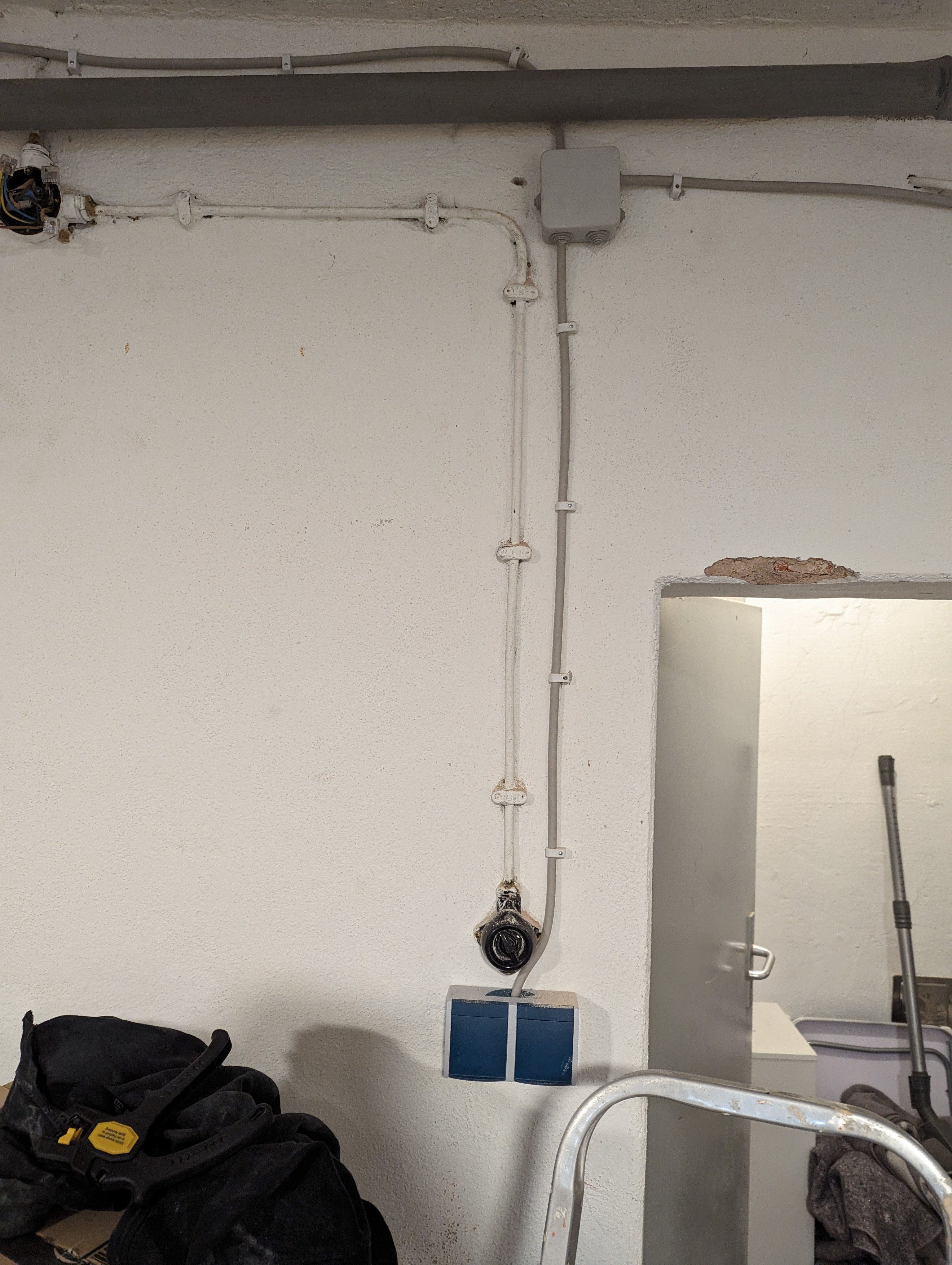 Holzwerken   Kellerwerkstatt 005